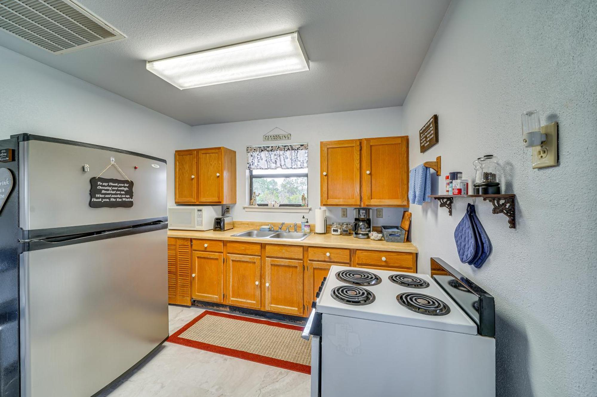Cozy Kerrville Guest Cottage Near Guadalupe River! Exterior photo