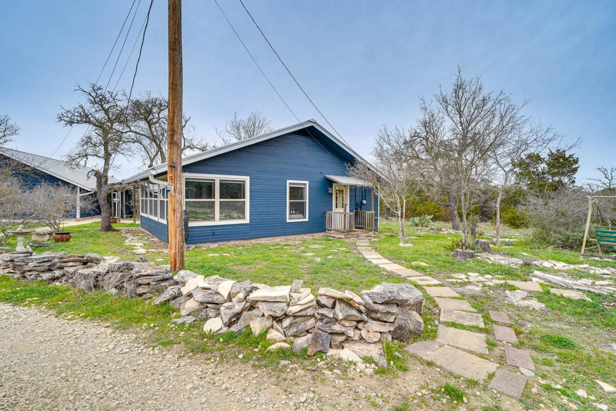 Cozy Kerrville Guest Cottage Near Guadalupe River! Exterior photo