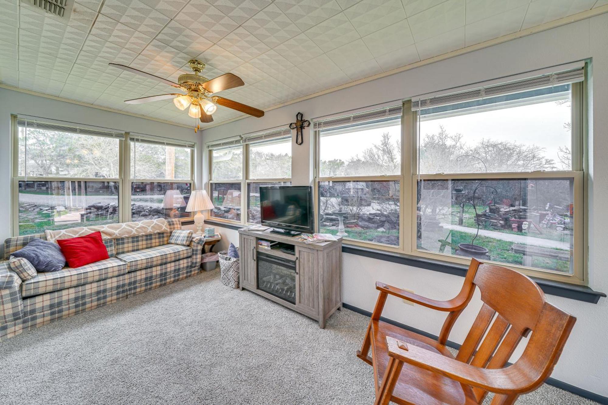 Cozy Kerrville Guest Cottage Near Guadalupe River! Exterior photo